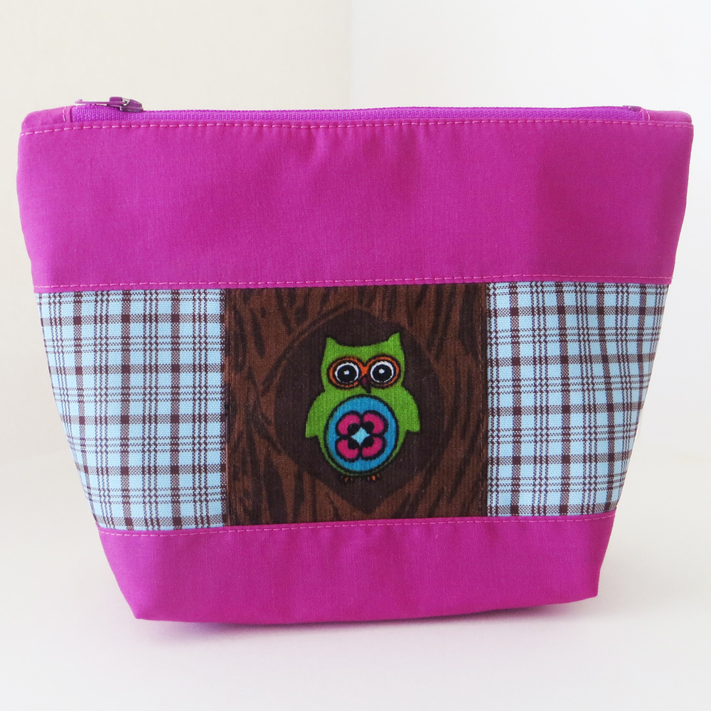 NWT Owl Cosmetic Purse